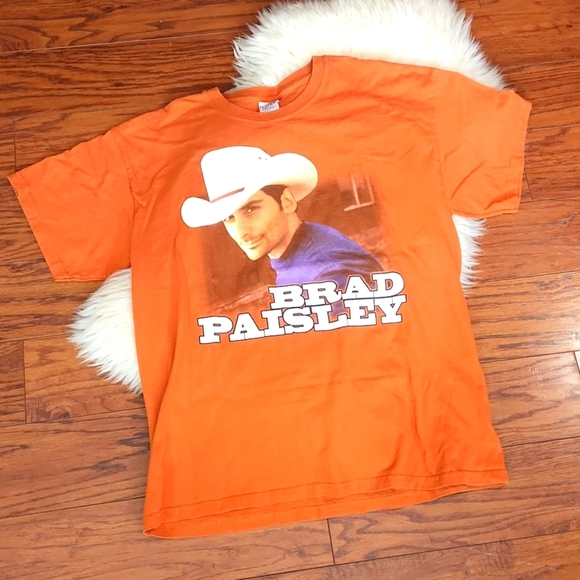 Gildan Tops - Brad Paisley Time Well Wasted Concert Tshirt